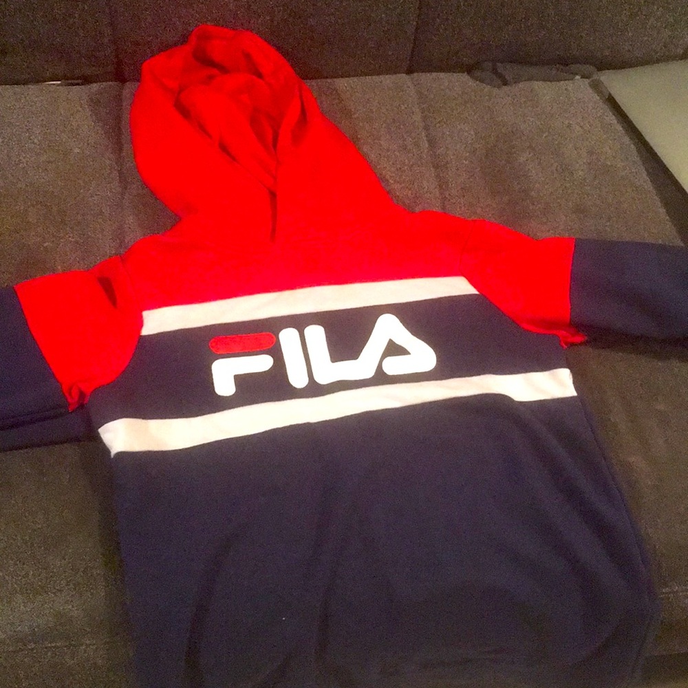 Fila red and blue shirt for any gender 😍